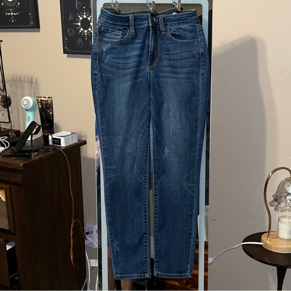 Judy Blue Dark Wash Relaxed fit  Straight Leg Jeans size 3/26 short
